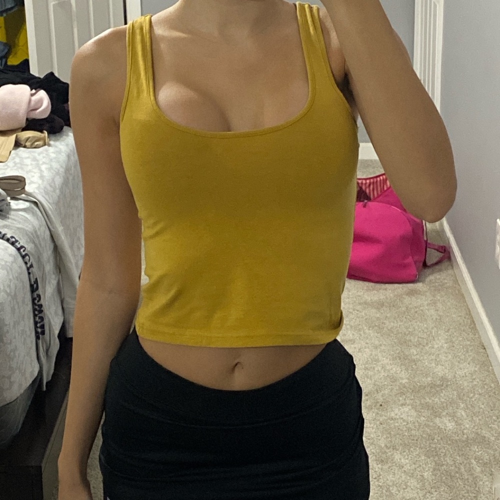 BP cropped tank top